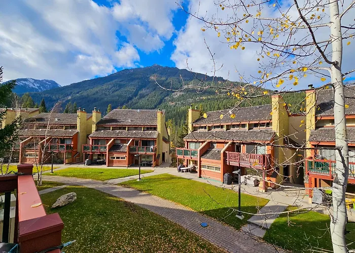 Horsethief Lodge By Stayin